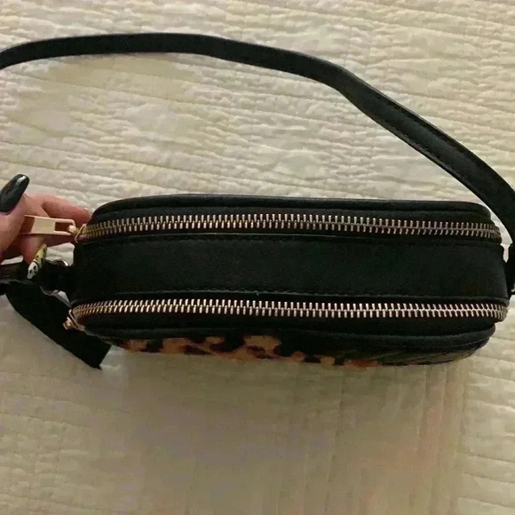 Sole /society - Picture 4 of 6